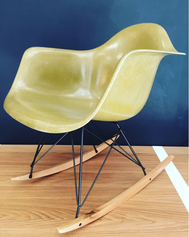 华体会体育官方在线官网 - 坐具|摇椅|办公家具|华体会体育官方在线官网家具|伊姆斯摇椅（豪华版）